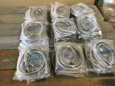 Ca. 45x Doucheslangen 150 cm lang, chroom – kavel bij Onlineveilingmeester, Zutphen