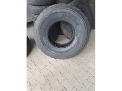 1 Satz Unimogreifen Bridgestone, 22,5 Zoll – kavel bij Zoll-Auktion, Ganderkesee