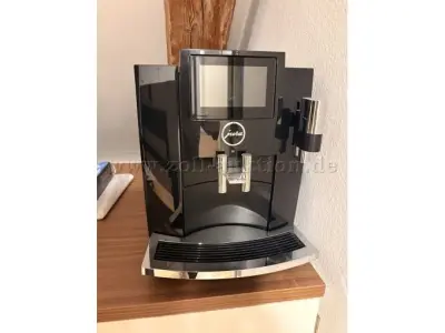 1 Kaffeevollautomat JURA S8 Piano Black – kavel bij Zoll-Auktion, Wolpertswende