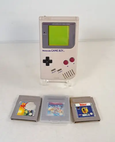 Nintendo Game Boy met 3 spelcartridges – kavel bij De Kringwinkel, Turnhout