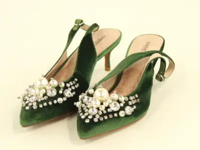 Essentiel Antwerp fluwelen pumps met parels & strass - EU 39 – kavel bij De Kringwinkel, Antwerpen