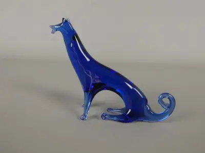 Blauwe glazen beeldje van een kat – kavel bij De Kringwinkel, Diest