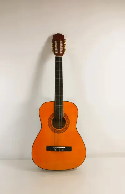 Martinez Spaanse klassieke gitaar – model MTC-080-12 – kavel bij De Kringwinkel, Turnhout