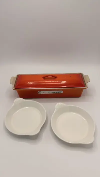 Le Creuset set, Patépot en twee schaaltjes – kavel bij De Kringwinkel, Dendermonde