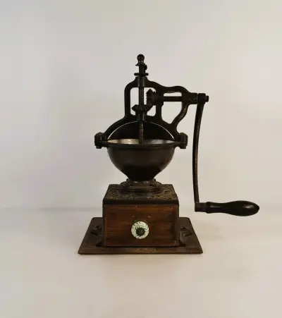Antieke Peugeot Frères A2 toonbank-koffiemolen, ca. 1890-1900 – kavel bij De Kringwinkel, Turnhout
