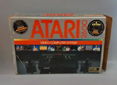 Atari 2600 videospelconsole met accessoires en spellen – kavel bij De Kringwinkel, Aalst