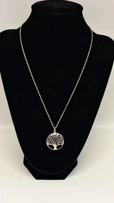 Zilveren ketting met levensboom hanger – kavel bij De Kringwinkel, Aalst