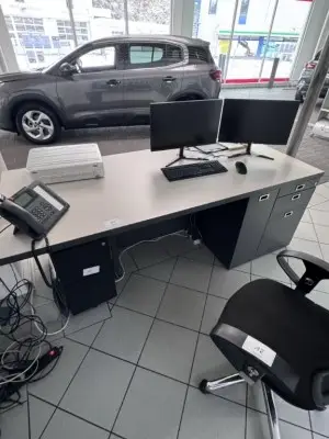 5589.11 => 1 Schreibtisch mit Aktenrollcontainer – kavel bij VENTA Industrieversteigerungen, Hagen