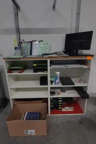 Laptop samen met 2x kast & inhoud – kavel bij Openbare Verkopen
