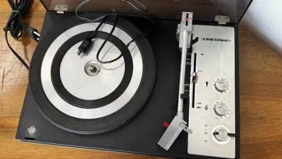 5691.66 => 1 Schallplattenspieler Telefunken V208 Liftmatic – kavel bij VENTA Industrieversteigerungen, Hagen
