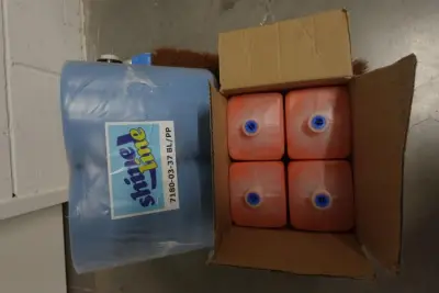 4x Handzeep en papier – kavel bij Openbare Verkopen