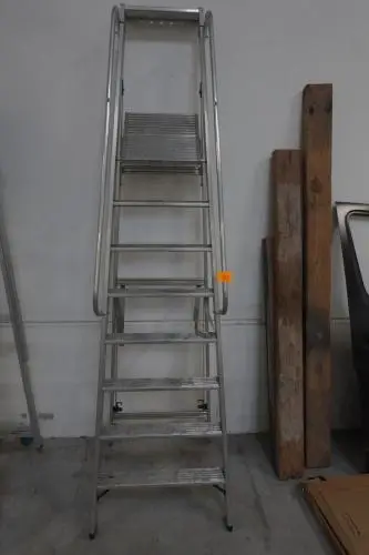 Platformladder Hymer – kavel bij Openbare Verkopen