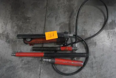 Hydraulische pomp Celette – kavel bij Openbare Verkopen