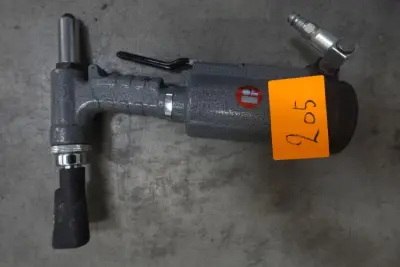 Hydraulische blindklinktang – kavel bij Openbare Verkopen