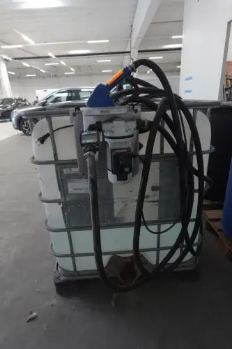 Ibc container adblue met pomp Piusi – kavel bij Openbare Verkopen