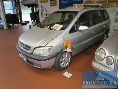 Pkw OPEL Zafira ehem. Eigentümer Mickie Krause – kavel bij Proventura, Lastrup