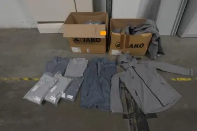 Partij diverse kleding – kavel bij Openbare Verkopen