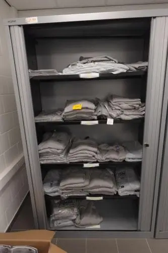 Partij diverse kleding – kavel bij Openbare Verkopen