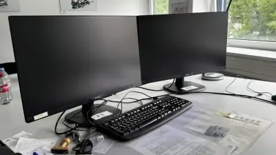 5590.17 => 2 Widescreen-TFT-Monitore Philips, 27 Zoll - Abholung nach Freigabe − – kavel bij VENTA Industrieversteigerungen, Hagen