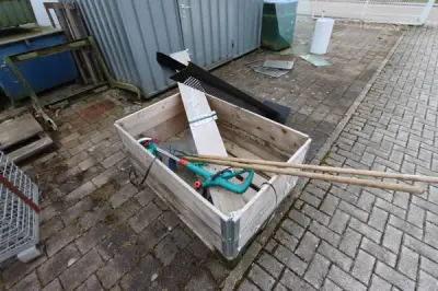 1 Europalette mit 3 Holzaufsatzrahmen – kavel bij Schwarzfischer Auktionen, Frage