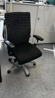 5590.29 => 1 Drehstuhl mit Armlehnen - Abholung nach Freigabe − – kavel bij VENTA Industrieversteigerungen, Hagen