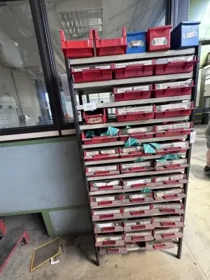 5590.1537 => 1 Fachbodenregal mit Sortierkästen – kavel bij VENTA Industrieversteigerungen, Hagen
