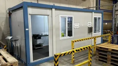 5590.1002 => 1 Bürocontainer Hekim, ca. 6x2,5 m, Bj. 2021 mit Elektroinstallation und Einrichtungsgegenständen – kavel bij VENTA Industrieversteigerungen, Hagen