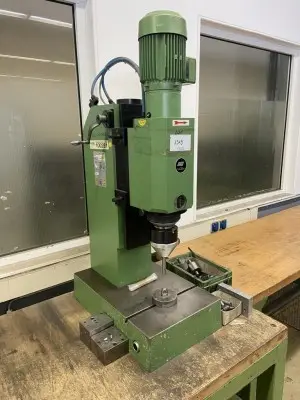 5590.1549 => 1 Taumelnietmaschine Friedrich N400, Bj. 67/97 – kavel bij VENTA Industrieversteigerungen, Hagen