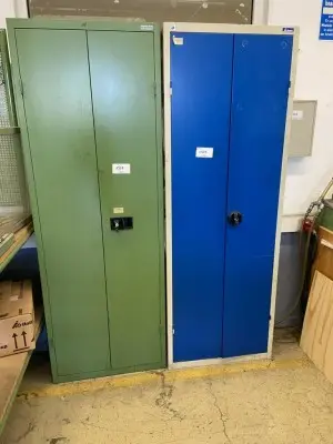 5590.1557 => 2 Metallwerkzeugschränke mit Sortierkästen, Schrauben, U-Scheiben etc – kavel bij VENTA Industrieversteigerungen, Hagen
