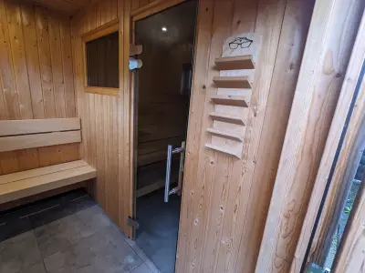 Sauna met voorportaal inclusief tuinschuur, Bonhof – kavel bij Onlineveilingmeester, assen
