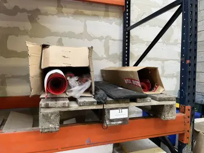 Partij spandoeken MOTUL – kavel bij VH Auctions