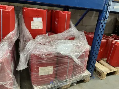 Plm 19 bidons remmenreiniger MOTUL - 20 L – kavel bij VH Auctions