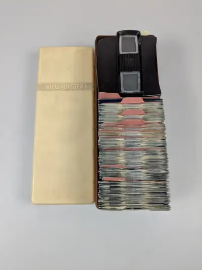 View-Master met schijven en doos – kavel bij De Kringwinkel, Sint-Niklaas