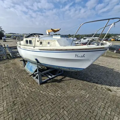 Zeilboot zonder mast, 2002 – kavel bij Domeinen Roerende Zaken, Soesterberg