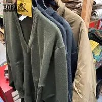 Lot legerkledij – kavel bij BOPA Auctions, Oekene