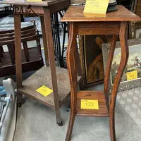 Houten vintage bijzettafels - 2 stuks – kavel bij BOPA Auctions, Oekene