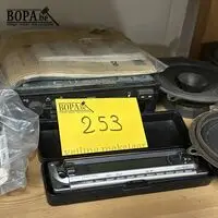 Autoradio blaupunkt met toebehoren – kavel bij BOPA Auctions, Oekene