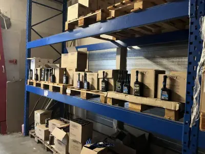 4 palletten onderhoudsproducten WYNN'S – kavel bij VH Auctions