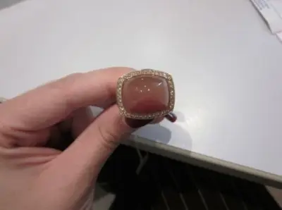 1 massiver Ring mit Mondstein und Brillant – kavel bij Perlick Industrieauktionen, Königstein im Taunus