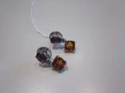 1 Paar Ohrstecker mit Farbsteinen – kavel bij Perlick Industrieauktionen, Königstein im Taunus