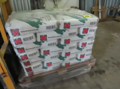 1 Palette Beton/Estrich – kavel bij Perlick Industrieauktionen, Köthen