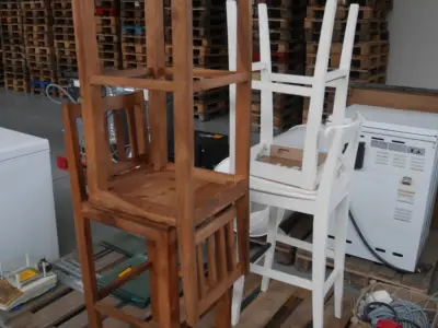 4 tabourets en bois – kavel bij Trans Executive