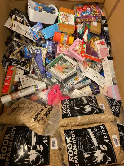 Ca. 213x Speelgoed en knutselen, Hot Wheels, Funko, Cricut Etc – kavel bij Onlineveilingmeester, Dokkum