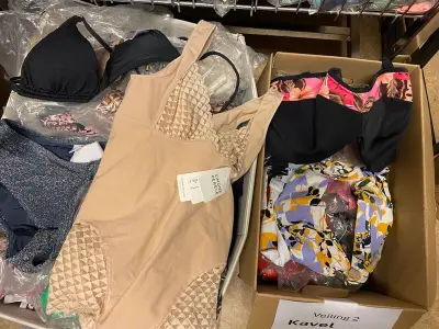 Ca. 144x Badmode en kinderkleding, Cyell, Beachlife, Name It Etc – kavel bij Onlineveilingmeester, Dokkum