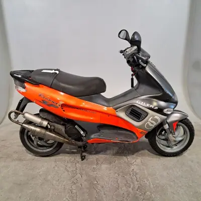 Bromscooter, Gilera, Runner, 2000 – kavel bij Domeinen Roerende Zaken, Groningen