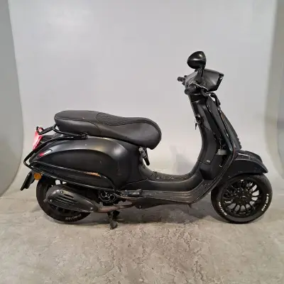 Snorscooter, Vespa, Sprint 4T, 2017 – kavel bij Domeinen Roerende Zaken, Groningen