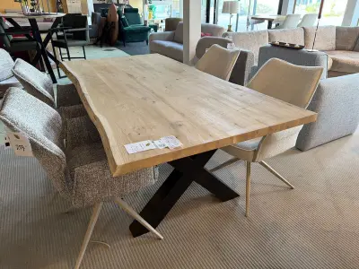 Eettafel met zwart metalen X-poot naturel – kavel bij Onlineveilingmeester, Joure