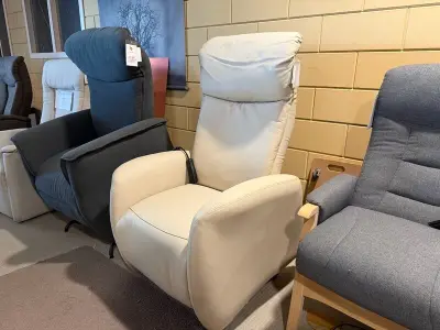 Relaxfauteuil, elektrisch verstelbaar wit – kavel bij Onlineveilingmeester, Joure