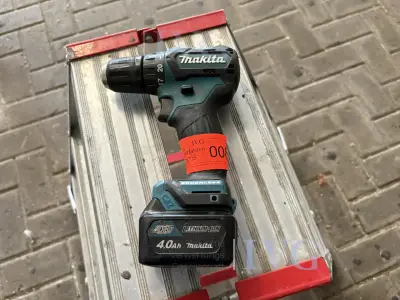 Akku-Schrauber MAKITA DF332D – kavel bij IVG, Cloppenburg