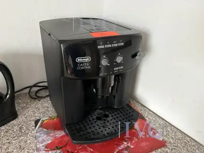 Kaffeevollautomat DELONGHI Caffeé Cortina – kavel bij IVG, Cloppenburg